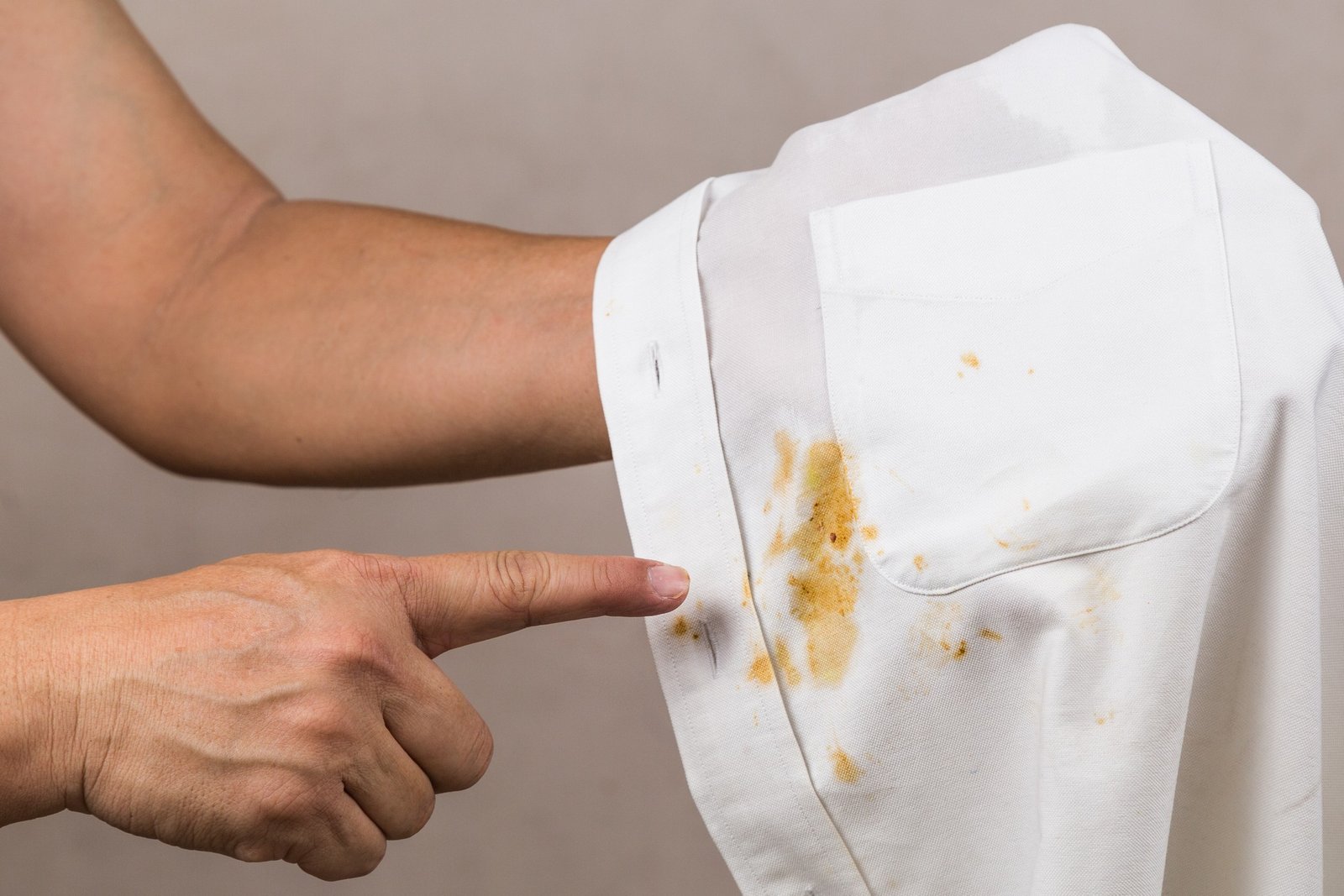 Hartnäckiger Fleck auf einem Textil